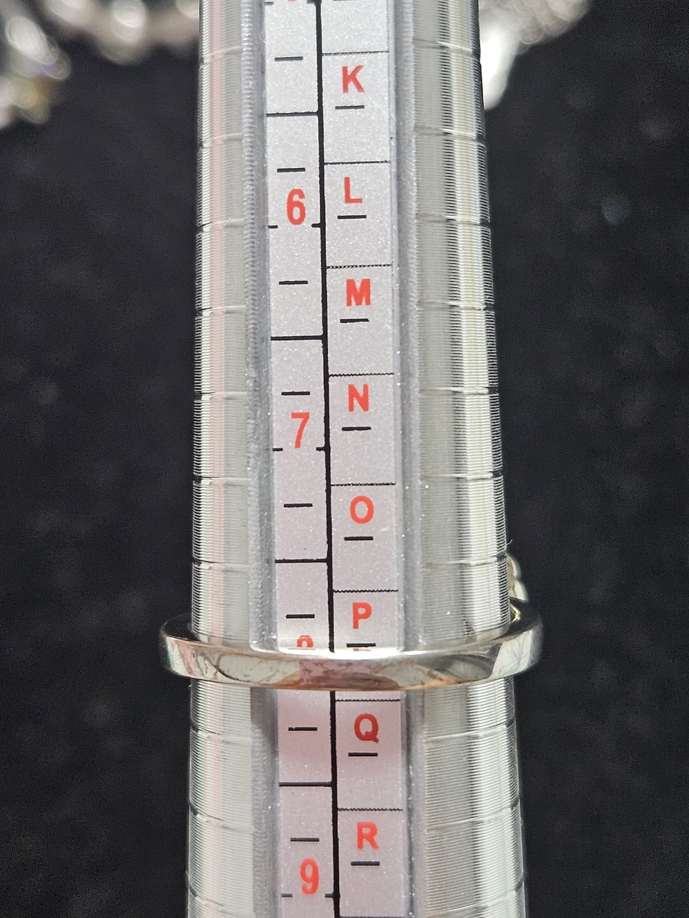 Round Crystal Cocktail Ring - Picture 2 of 6